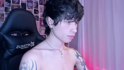 Snapshot of liamelf chatting on January 28, 12:32 pm Liam online show from January 28, 12:32 pm