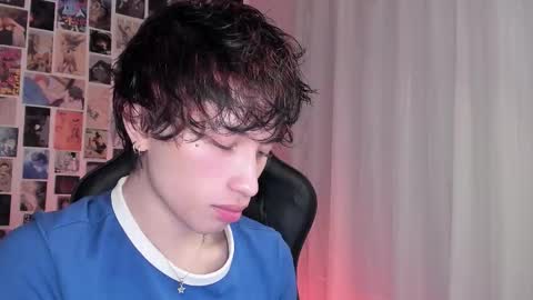 Snapshot of liamelf chatting on October 31, 6:25 am Liam online show from October 31, 6:25 am