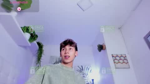 Snapshot of liaml_18_ chatting on November 19, 9:26 pm liaml_18_ online show from November 19, 9:26 pm