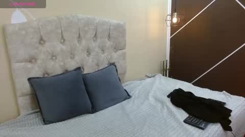 L I A M O N R O E online show from January 13, 11:48 am