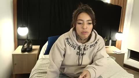 L I A M O N R O E online show from March 10, 12:10 pm