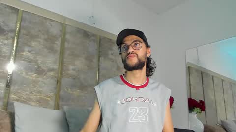 LiamSamderz online show from October 21, 12:00 am