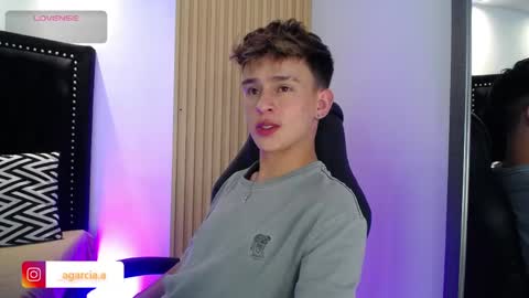 liam online show from April 16, 4:46 am