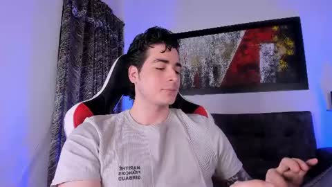Snapshot of liamwyatt_ chatting on June 22, 3:58 am liamwyatt_ online show from June 22, 3:58 am