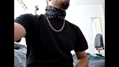 Snapshot of lian5602 chatting on October 10, 11:09 am LiamCross online show from October 10, 11:09 am