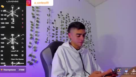 Snapshot of lian_23_ chatting on January 21, 3:21 pm    online show from January 21, 3:21 pm