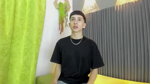 lian_cameron online show from March 3, 4:07 am