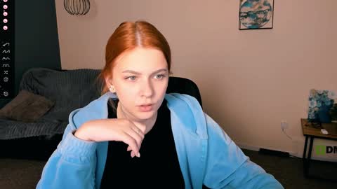 Little Liana  online show from December 7, 7:21 pm