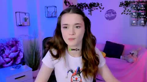 Snapshot of liana_kisses chatting on June 26, 6:34 pm Little Liana online show from June 26, 6:34 pm