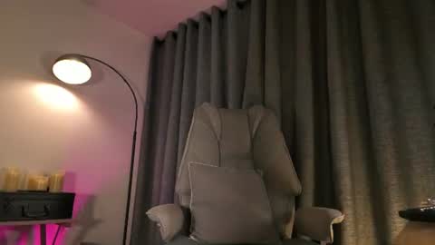 Snapshot of lianewhite chatting on June 16, 2:03 am lianewhite online show from June 16, 2:03 am