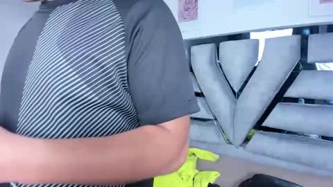 lianfox_ online show from April 9, 12:21 pm