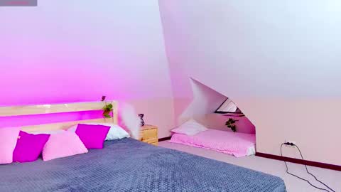 Lian online show from October 19, 6:36 am