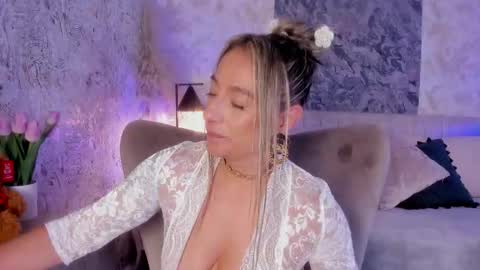 Lian online show from October 2, 6:04 pm