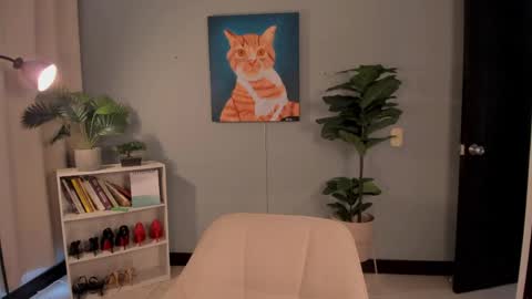 Lia online show from April 22, 4:30 pm