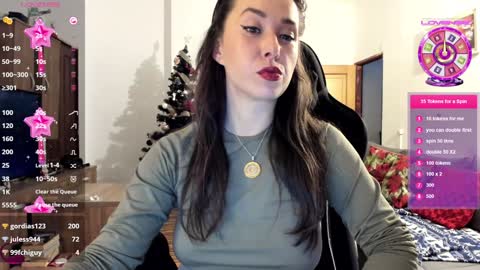 LiaQuinn online show from February 4, 7:11 pm