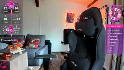 LiaQuinn online show from October 15, 11:10 am