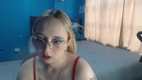 Lia Roberts online show from October 28, 11:58 am