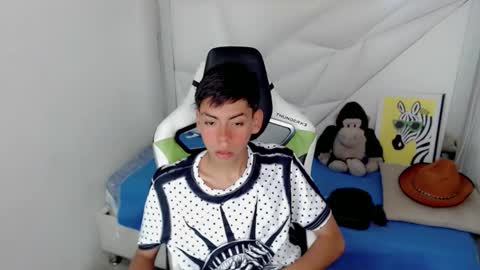 Snapshot of liarr_ chatting on February 11, 8:47 pm LIAR online show from February 11, 8:47 pm