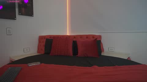 Snapshot of liasuaza chatting on February 26, 12:59 pm liasuaza online show from February 26, 12:59 pm