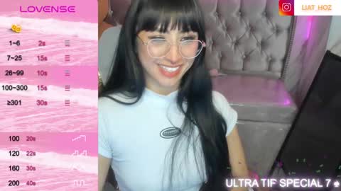 Snapshot of liat_hoz chatting on February 12, 12:48 am Dani online show from February 12, 12:48 am