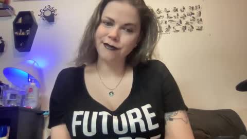 Snapshot of libbydeetzxxx chatting on February 21, 9:13 am Libby Deetz online show from February 21, 9:13 am