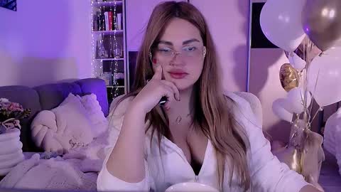 libra_mia online show from October 13, 4:12 am