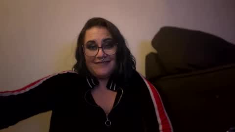 Snapshot of lickmelolliee chatting on December 14, 9:18 am AllieAustyn online show from December 14, 9:18 am