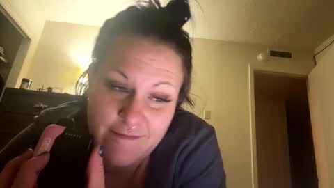 Snapshot of lickmelolliee chatting on January 16, 9:05 am AllieAustyn online show from January 16, 9:05 am