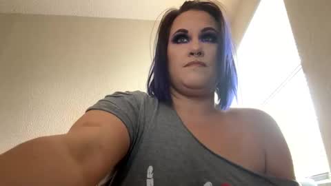 Snapshot of lickmelolliee chatting on February 18, 5:42 pm AllieAustyn online show from February 18, 5:42 pm