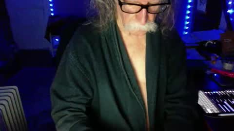 Snapshot of lickyouryoni chatting on November 17, 3:18 pm LickYourYoni online show from November 17, 3:18 pm