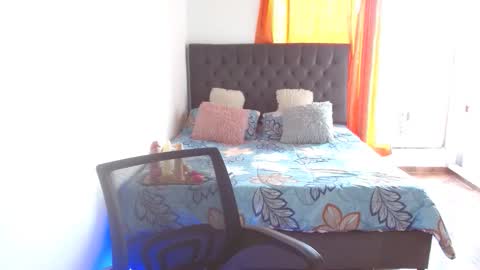Snapshot of licy_klein chatting on May 12, 3:09 pm Isa online show from May 12, 3:09 pm
