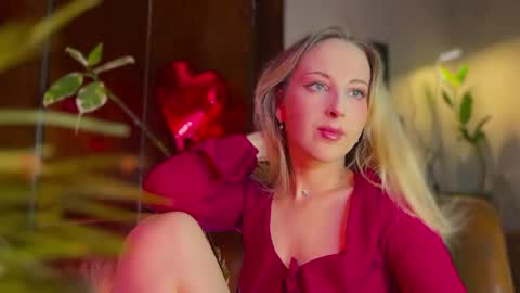 Snapshot of lierie chatting on February 16, 6:59 pm its my birthday today so im offline but id be so happy if you felt like sending me a birthday love while im away online show from February 16, 6:59 pm