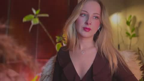 Snapshot of lierie chatting on March 1, 7:05 pm its my birthday today so im offline but id be so happy if you felt like sending me a birthday love while im away online show from March 1, 7:05 pm