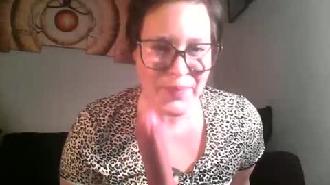 life_as_lindz online show from March 22, 3:54 am
