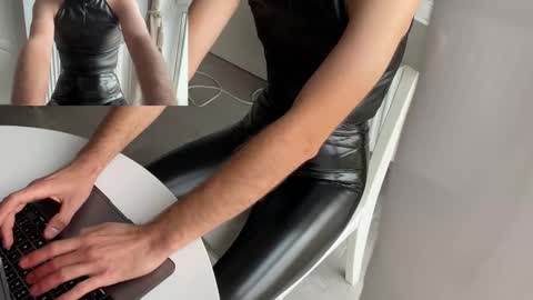 Snapshot of liferacw chatting on September 25, 2:32 pm SofieXxxDoll online show from September 25, 2:32 pm