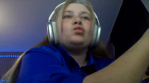light_lunaa online show from June 28, 3:18 pm