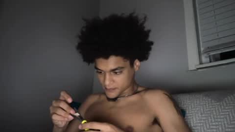 lightskinwithgirth online show from April 7, 3:51 am