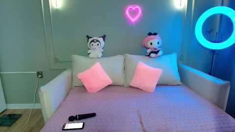 Lihn Pham online show from November 29, 3:31 am