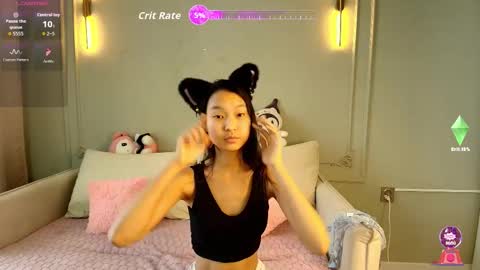 Lihn Pham online show from January 17, 3:11 am