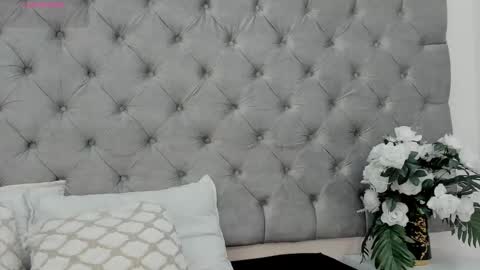 liiabloomm online show from February 5, 12:21 pm