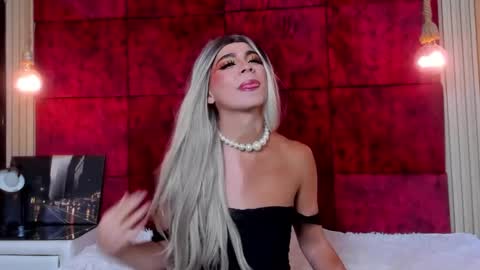 liiacollins online show from October 9, 8:07 pm