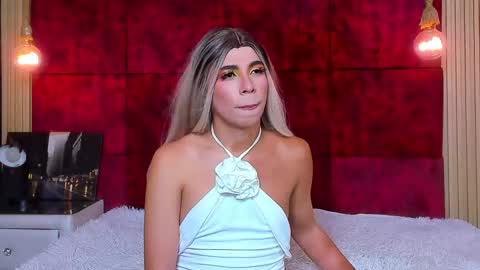 liiacollins online show from October 15, 8:31 pm