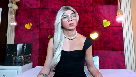 liiacollins online show from January 6, 7:39 pm