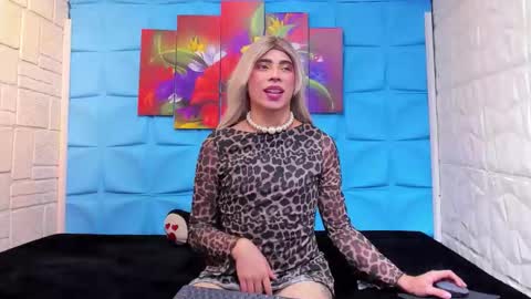 liiacollins online show from January 10, 7:48 pm