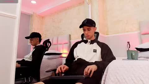 L I I A M online show from March 8, 5:07 am