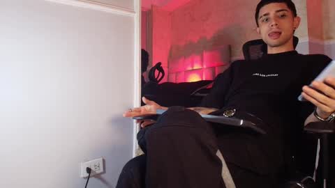 L I I A M online show from March 11, 10:51 am