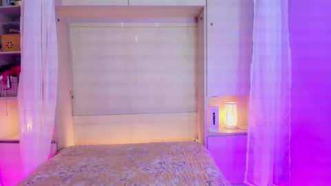         online show from January 31, 11:35 am