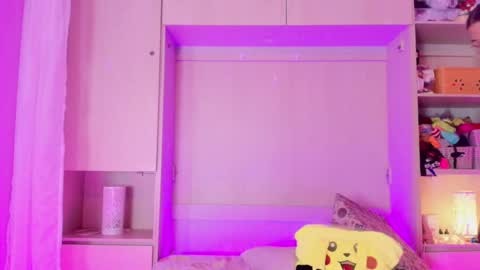         online show from February 4, 11:49 am