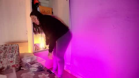         online show from February 17, 11:44 am