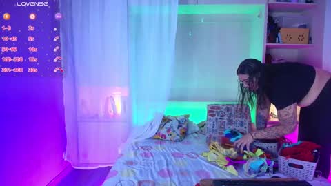         online show from February 21, 11:44 am